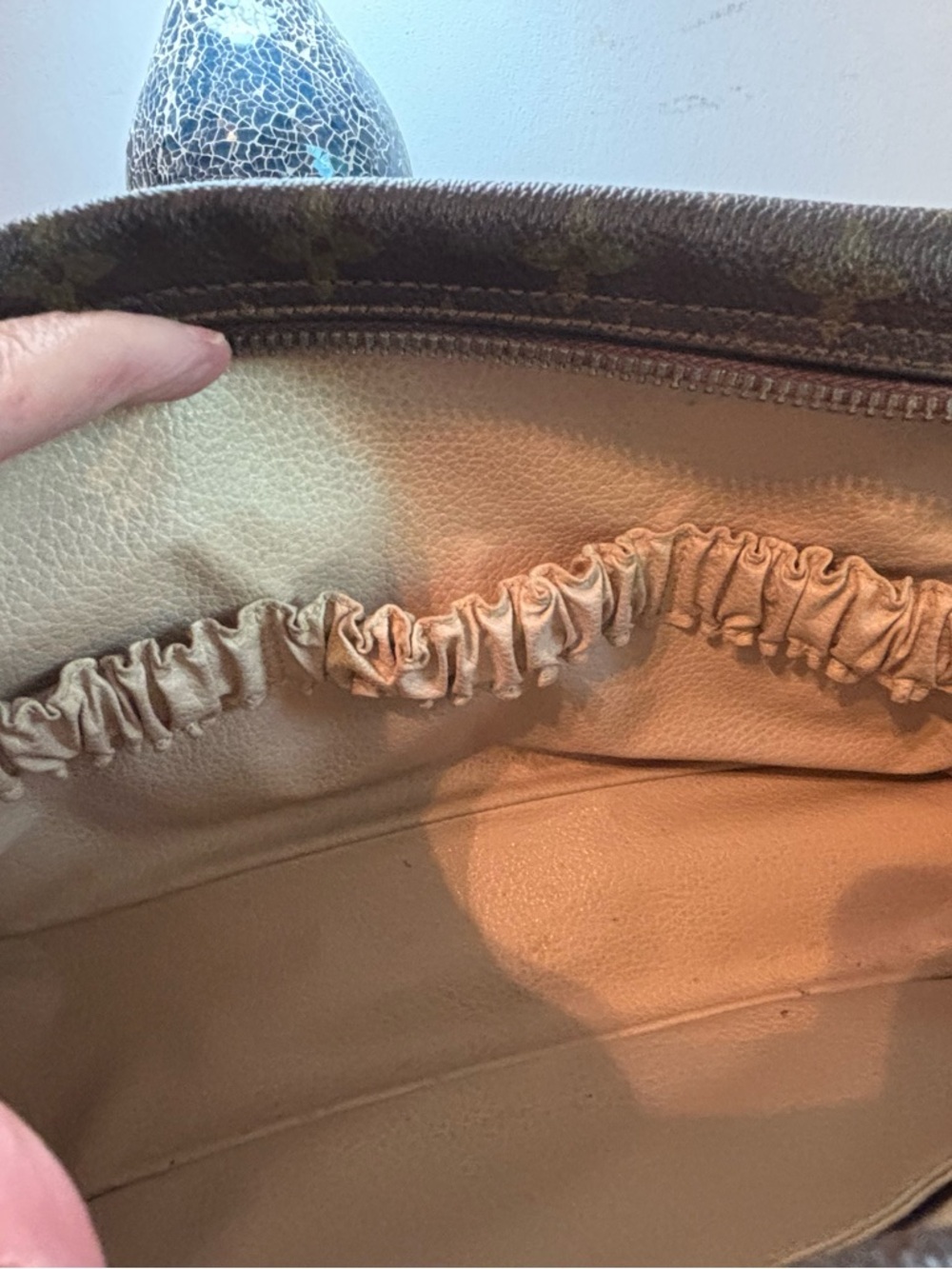 Authentic Louis Vuitton Vintage Trousse Toilette 28 - Excellent Condition - Picture 14 of 14